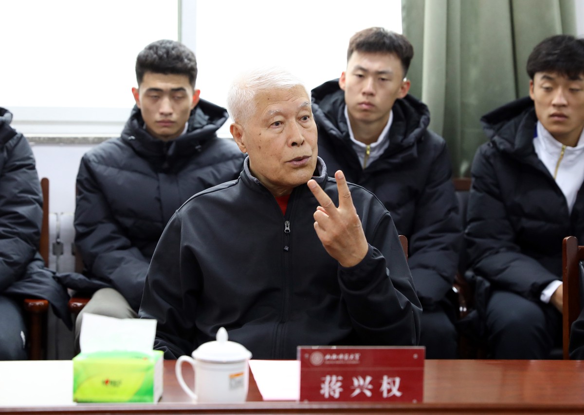 如何提升分卫的防守技巧_0